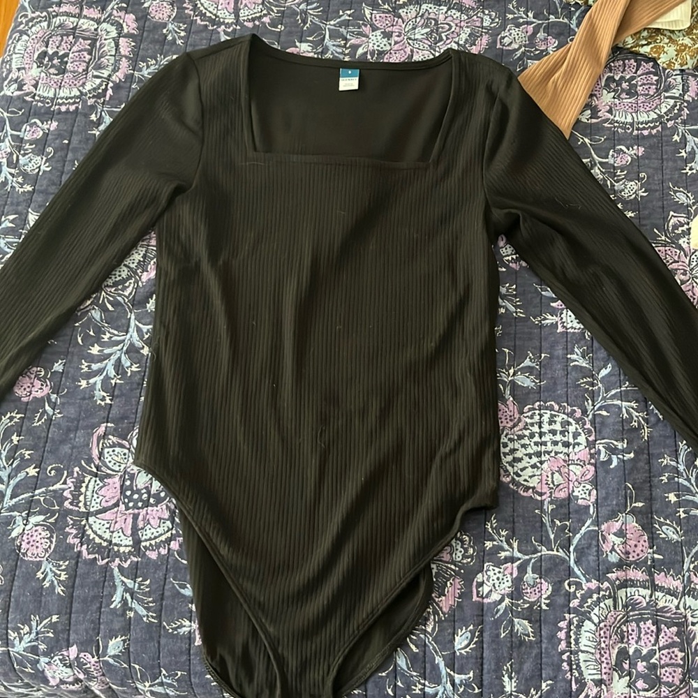 S- Old Navy black square neckline body suit